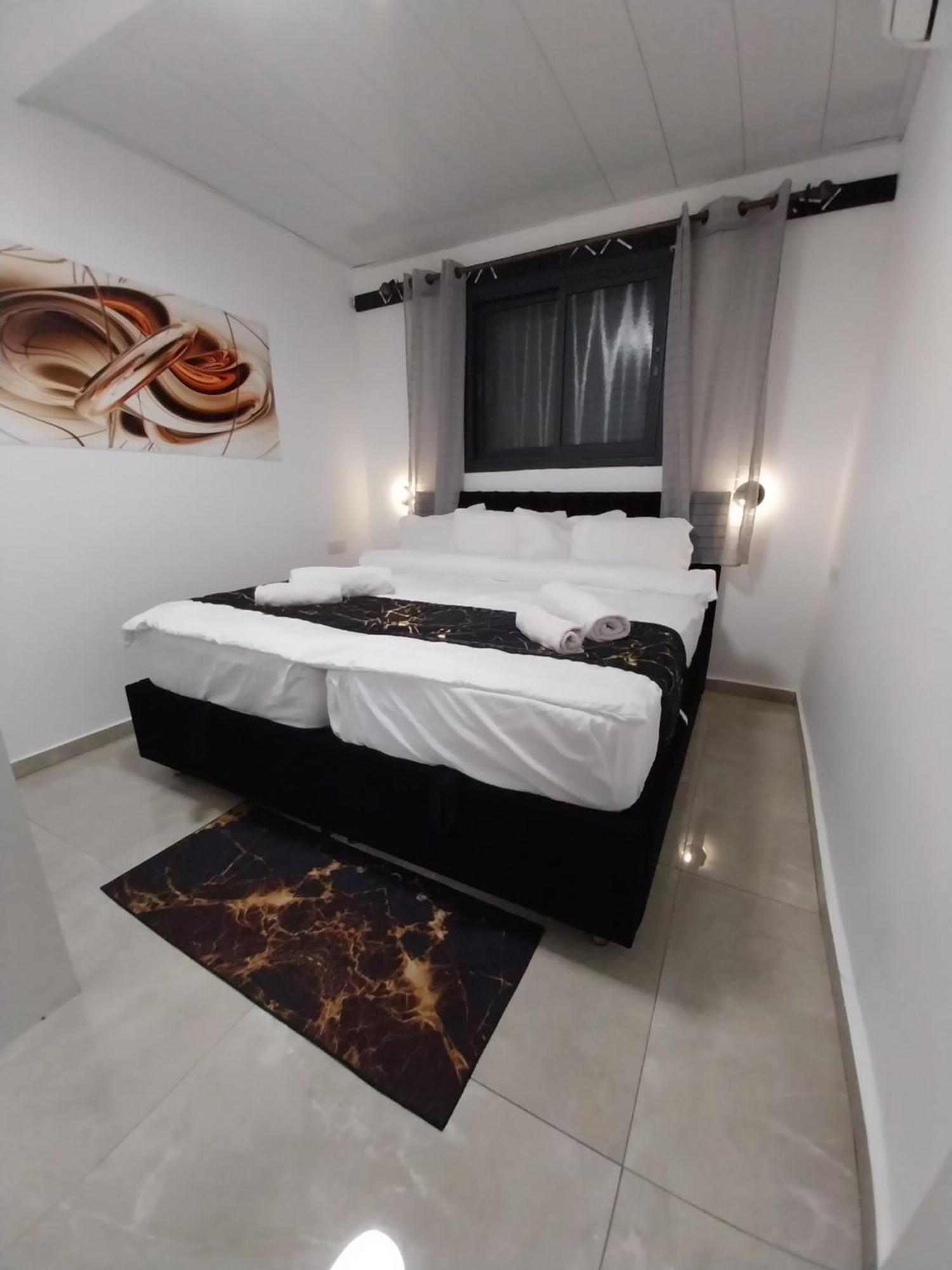 Apartament שירת דבורה בבני ברק Giv'at Shemu'el Zewnętrze zdjęcie